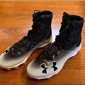 Men’s football cleats